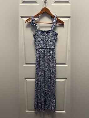 Pre-Owned Jessica Simpson Blue and White Floral Maxi Dress- Small